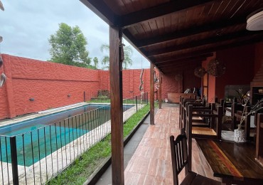 CASA EN BARRIO KENEDY APTA CREDITO CON PILETA Y QUINCHO