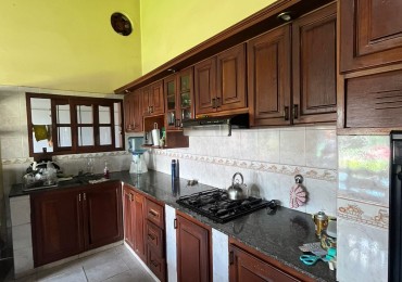 CASA DE TRES DORMITORIOS CON PILETA EN BRASIL AL 500 YERBA BUENA