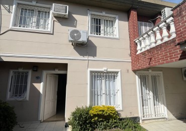 DUPLEX DE TRES DORMITORIOS EN BARRIO CERRADO EN GODOY CRUZ AL 300 CON COCHERAS Y PILETA APTO CREDITO HIPOTECARIO