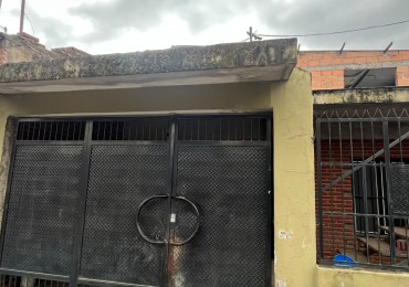 CASA DE DOS DORMITORIOS EN YERBA BUENA BARRIO NICOLAS AVELLANEDA ALTURA PERON AL 200 CON COCHERA