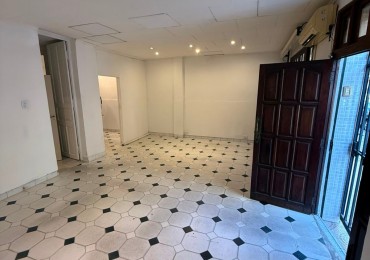 CASA TRES DORMITORIOS EN CRISOSTOMO ALVAREZ AL 1300 VIVIENDA O COMERCIAL