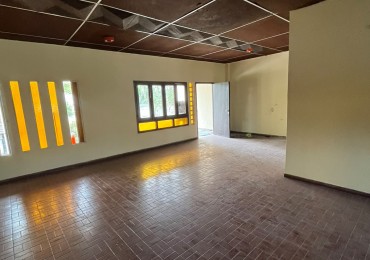 CASA EN YERBA BUENA DIEGO DE VILLARROEL AL 100 DE 6 DORMITORIOS APTA VIVIENDA O COMERCIAL