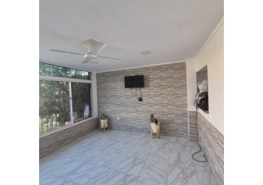 CASA APTA CREDITO EN BARRIO ATSA CINCO DORMITORIOS Y PILETA ALTURA AVENIDA EJERCITO DEL NORTE AL 1700