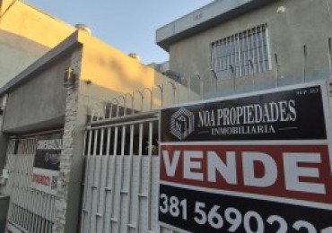 CASA DE 4 DORMITORIOS CON PILETA EN CRISOSTOMO 2700 APTA CREDITO