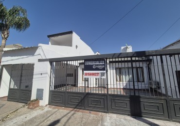 Casa de 4 dormitorios zona Parque Guillermina en Pasaje Gianelli 3.900